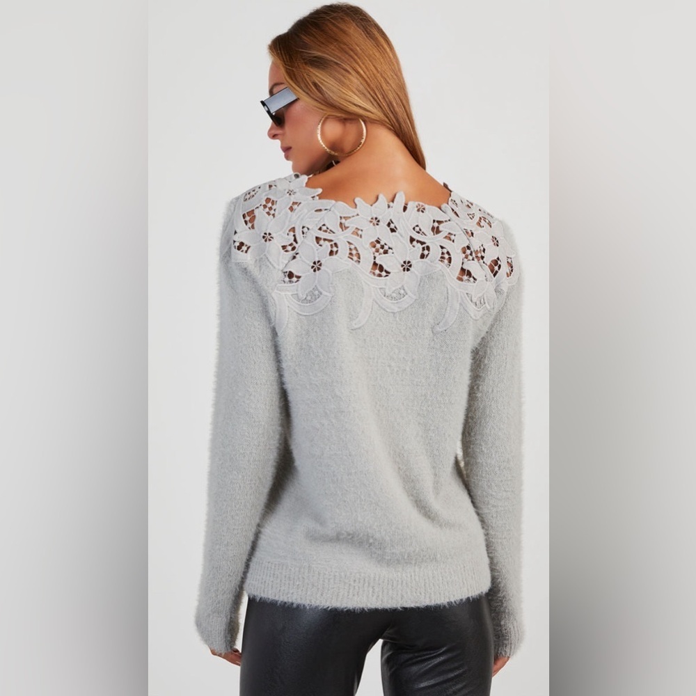 NWT En Crème Sincerely Yours Gray Knit Sweater Lacy Cutout Appliqué Back S/M - Picture 2 of 13